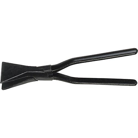 Pince plate noire présentée sur fond blanc.