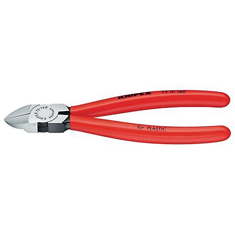 Pince coupante latérale rouge avec articulations et poignées noires. Inscription : Knipex, pour plastique.
