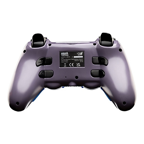 Rückseite eines lila Gamepads mit schwarzen Knöpfen. Label mit Text: Naruto Shippuden, Lexip, und technische Details.