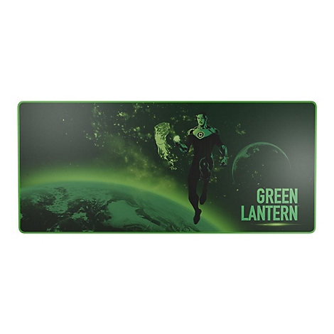 Tapis de souris vert avec motif Green Lantern. Le super-héros se tient devant un paysage spatial vert.