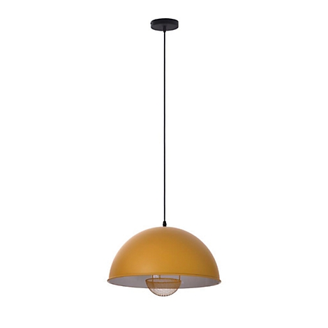 Gele hanglamp met zwarte kabel en kap. De binnenkant van de lampenkap is zilverkleurig, een gloeilamp is zichtbaar.
