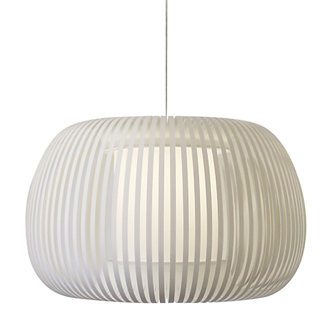 Suspension blanche avec des montants verticaux, sphérique, avec une lumière intérieure plus vive.