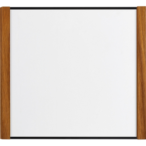 Un cadre en bois carré avec un champ intérieur blanc et de fines lignes noires.