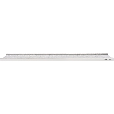 Un meuble blanc et angulaire avec des ombres.