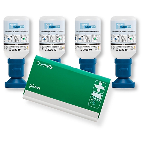 Vier flessen oogspoeling, plus een groene EHBO-kit met de woorden QuickFix en Plum.