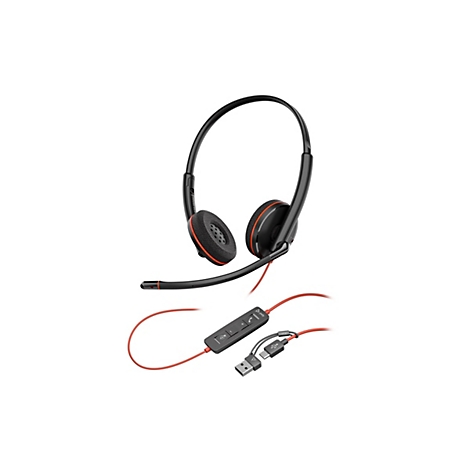 Schwarzes Poly-Headset mit rotem Kabel und integrierter USB-A/C-Steuereinheit vor weißem Hintergrund.