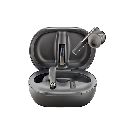 Drahtlose schwarze Ohrhörer in einer Ladeschale. Ein Ohrhörer liegt heraus, ein zweiter im Deckel, der USB-C Anschluss ist sichtbar.