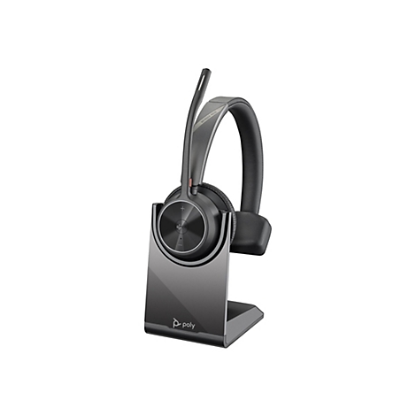 Drahtloses Headset auf einer Ladestation. Dunkelgraues Headset mit Mikrofon und Logos. Aufschrift: Voyager 4310.