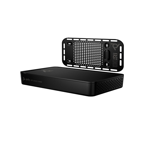 Ein schwarzes Poly Studio G62 Gerät mit einer abnehmbaren Halterung, die darüber schwebt. Die Halterung hat Löcher, das Gerät hat das Poly Logo.