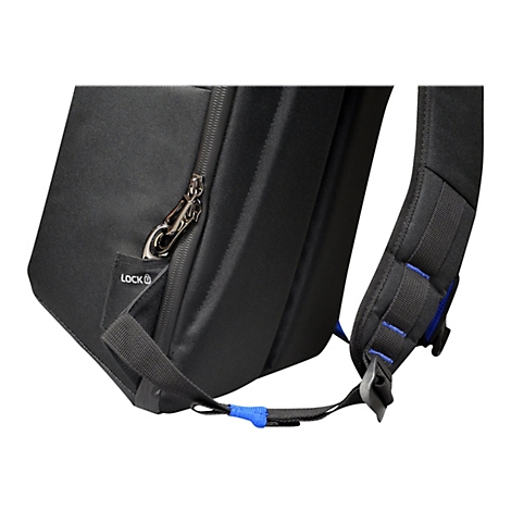 Nahaufnahme eines schwarzen Rucksacks, der einen ReiÃŸverschluss, eine silberne Schnalle und einen blauen Gurt aufweist.
