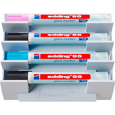 Quatre marqueurs pour verre Edding 95 dans un support. Différentes couleurs, dont rose, bleu et noir. Étiquette : Edding 95 glass marker.