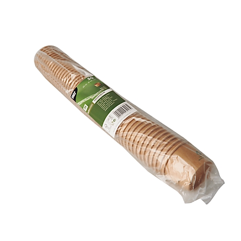 Ein Paket Papierbecher, in transparenter Folie verpackt. Ein grüner Aufkleber mit Text.