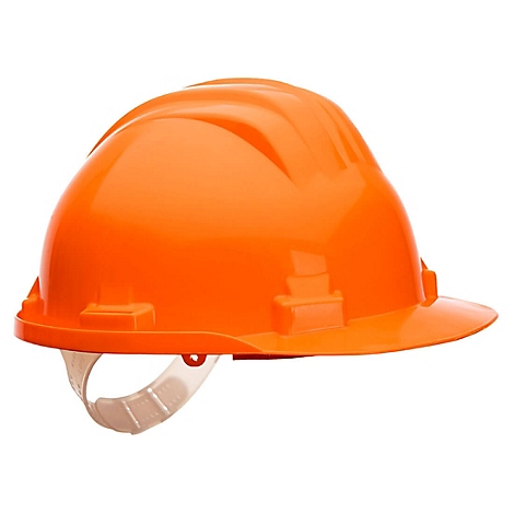 Ein orangefarbener Bauhelm mit Kinnriemen. Der Helm hat eine glatte Oberfläche und ist vor weissem Hintergrund abgebildet.