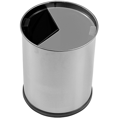 Poubelle cylindrique argentée avec couvercle divisé. La moitié supérieure est noire, le bas argent.