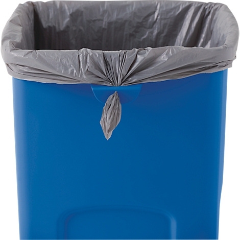 Poubelle bleue avec un sac poubelle gris scellé par un nœud.