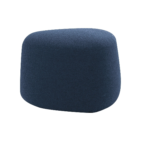 Tabouret rembourré bleu. La forme est irrégulière, arrondie en haut.