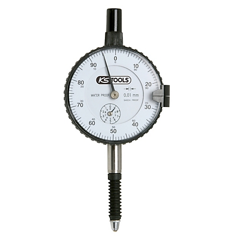 Messuhr mit schwarzem Gehäuse und weißem Zifferblatt. Die Messuhr zeigt 0,01 mm an. Das Logo von KS TOOLS ist deutlich sichtbar.