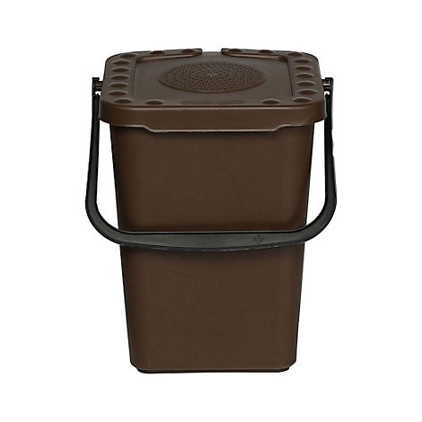 Bruine compostbak met deksel en handvat. Het deksel heeft ventilatiegaten.