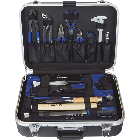 Une boîte à outils ouverte avec divers outils tels que des pinces, des pinces et un marteau, sur fond noir.