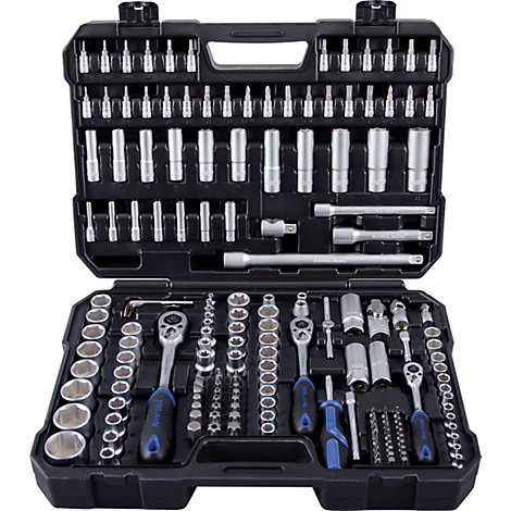 Une mallette à outils noire ouverte remplie de clés et d'accessoires.