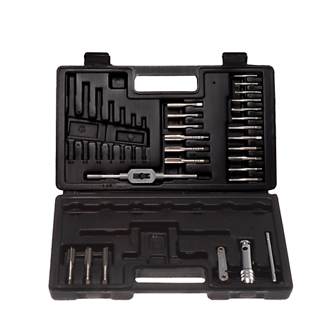 Boîte à outils noire avec de nombreux tarauds et accessoires, ouverte.