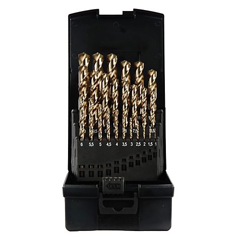 Borenset in zwarte koffer. Goudkleurige boren van verschillende afmetingen zijn zichtbaar.