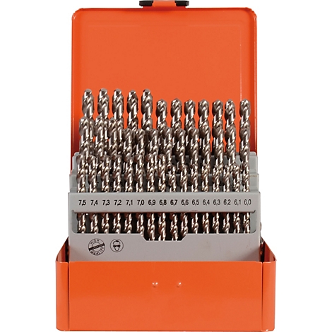 Bohrer-Set in orangefarbener Metallbox, Bohrer sind sortiert nach Größe gekennzeichnet. Beschriftung von 6,0 bis 7,5 mm.