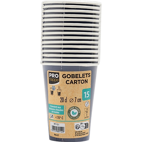 Un empilement de gobelets en carton. La partie inférieure est bleue, la partie supérieure présente des rayures noires et blanches. Inscription : 'GOBELETS CARTON, 20 d ø 7 cm, 15'