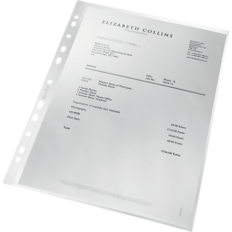 Ein Blatt Papier in einer Klarsichthülle mit Text und einem Lochrand.