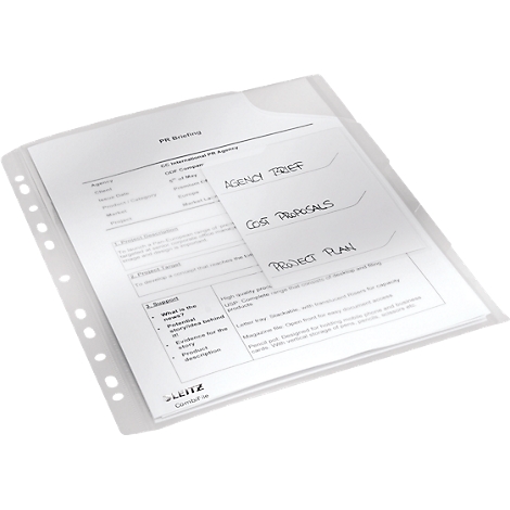 Dokumente in transparenter Hülle, darunter ein Briefing, und Karteikarten mit 'Agency Brief', 'Cost Proposals' und 'Project Plan'.