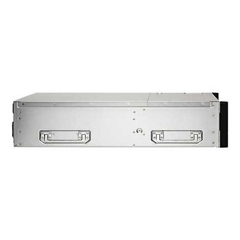 Silberfarbenes Servergehäuse, rechteckig, mit Griffen und Schrauben. Schwarzer Rand rechts.