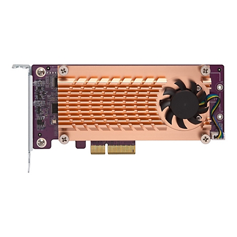 Un gros plan d'une carte graphique d'ordinateur avec un dissipateur thermique en cuivre, un ventilateur et des connecteurs, sur fond blanc.