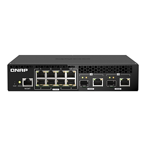Schwarzer Netzwerk-Switch von QNAP mit mehreren Anschlüssen, Beschriftung MGMT und 10GbE. Die Status-LED leuchtet.