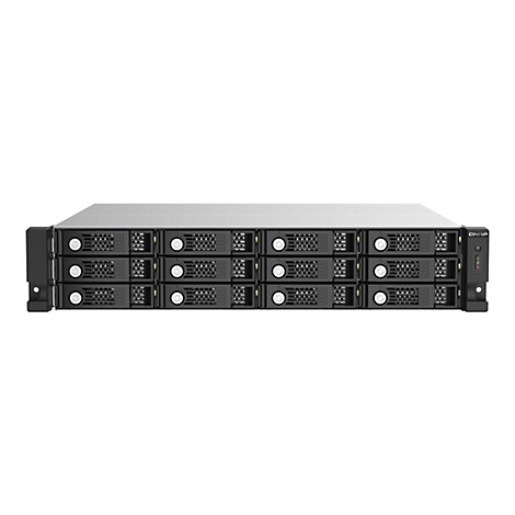 Ein Server mit schwarzen FestplattenschÃ¤chten vor weiÃŸem Hintergrund.