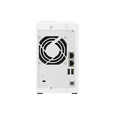 Arrière d'un appareil NAS blanc. Ventilateur, ports et bouton de réinitialisation.