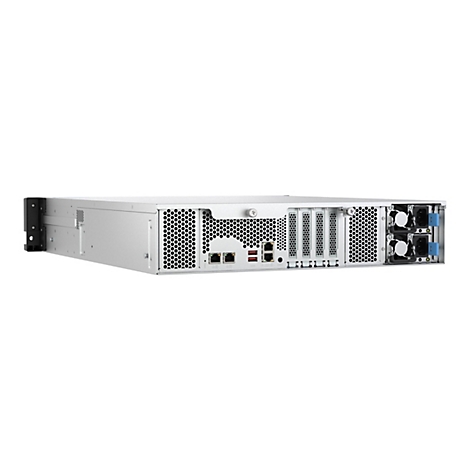 RÃ¼ckseite eines Servers mit LÃ¼ftern und AnschlÃ¼ssen. Das GehÃ¤use ist silberfarben.