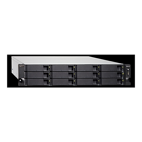 Schwarzes QNAP NAS-Server-Rack mit zwölf Festplatteneinschüben vor weißem Hintergrund.