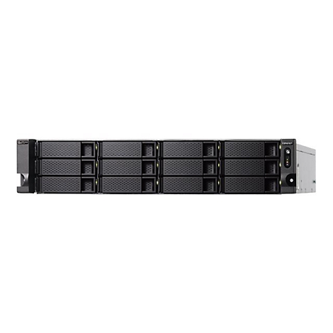 Ein Server-Rack mit mehreren Einschüben für Festplatten. Das Gerät ist in dunklen Grautönen gehalten und vor weißem Hintergrund.