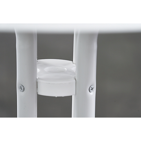 Close-up: Two white, round metal bars are connected by a white plastic part. Screws fix the parts.