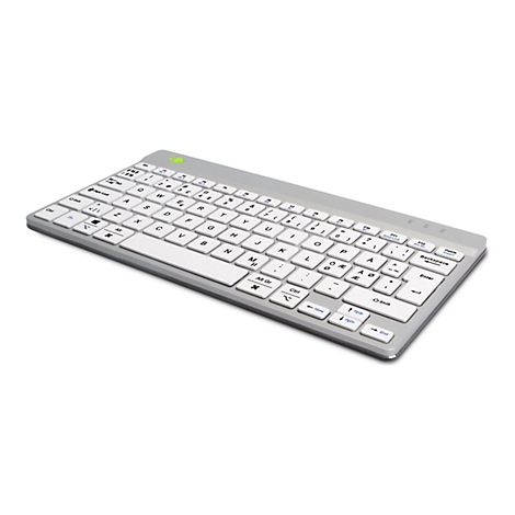 Ein silbernes drahtloses Keyboard, weiße Tasten mit schwarzer Beschriftung, vor weißem Hintergrund.