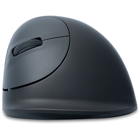 Schwarze, ergonomisch geformte Vertikalmaus in Seitenansicht vor weißem Hintergrund.