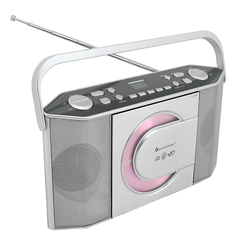 Radio argenté avec lecteur CD. Boutons et affichage sur le dessus, lecteur CD à droite, une poignée de transport et une antenne extensible.