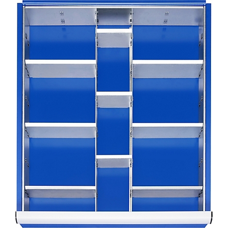 Blauer Schrank mit silbernen Einlegeböden. Im Inneren mehrere Fächer und Ablagen.