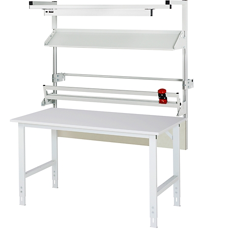 Weißer Werkbanktisch mit Aufsatzregal und Beleuchtung. Ideal für Werkstatt- oder Laborumgebungen. Detailaufnahme.