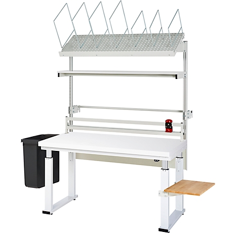 Weißer Packtisch mit grauer Struktur, Papierhalterung und Abfalleimer, mit Ablage und Schreibtisch.