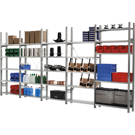 Système d'étagères avec une variété d'articles : boîtes, conteneurs, batteries.