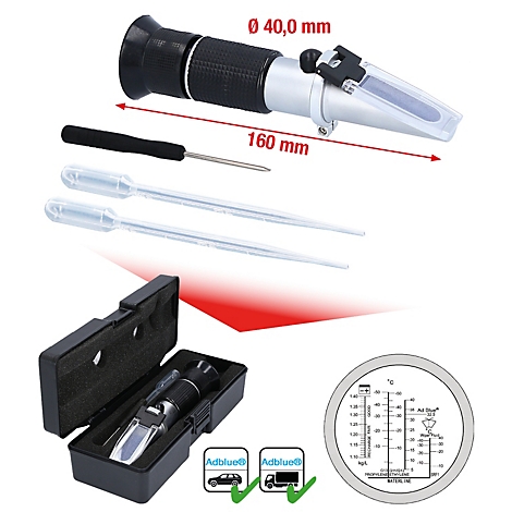 Refraktometer mit Zubehör, darunter Pipetten und Schraubendreher, in einer Box. Messanzeige im Detail.