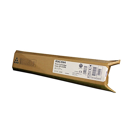 Eine RICOH-Druckerpatrone, brauner Karton mit Text: "Cyan SP C430E".