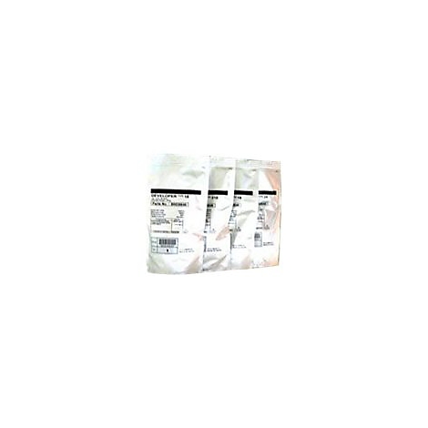 Vier weiße Beutel, nebeneinander angeordnet, mit Text und Barcodes.
