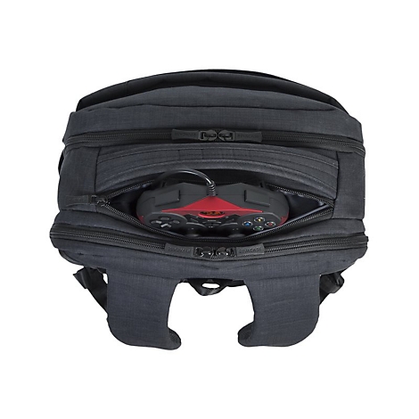 Ein grauer Rucksack mit einer offenen ReiÃŸverschlusstasche, in der sich ein Gamecontroller befindet.
